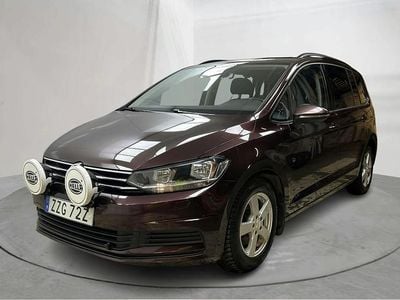 Mörkröd Begagnad 2019 VW Touran Minibuss | 199 000 kr (Superpris)