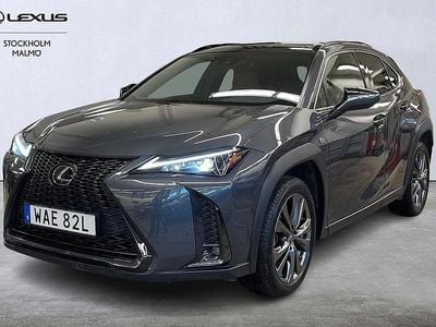 Begagnad Lexus UX 250h E-FOUR 186 HK (136 kW) 2022 Grå SUV