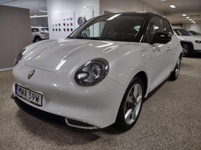 Vit (röd) Begagnad 2023 Ora 03 Halvkombi | 184 900 kr