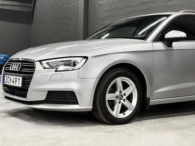 Silver (silver metallic) Begagnad 2018 Audi A3 Halvkombi | 124 900 kr (Lite dyr)