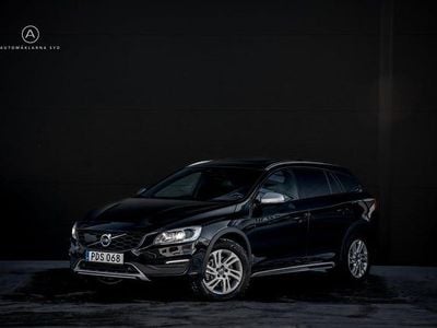 Begagnad Volvo V60 CC Summum 200 HK (147 kW) 2017 Svart Kombi