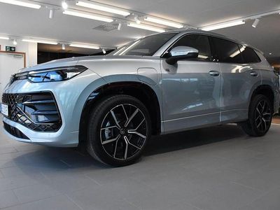 Oyster silver metallic Ny 2025 VW Tayron R-line Edition SUV | 683 698 kr (Marknadspris)