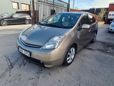 begagnad Toyota Prius 1.5 VVT-i (EXECUTIVE) Navi , Skinn , Ny Bes