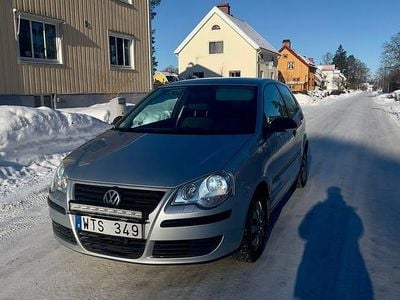 Begagnad VW Polo 75 HK (55 kW) 2006 Halvkombi