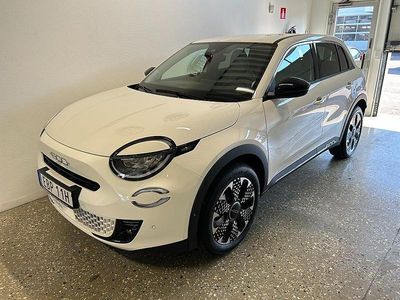 Vit Ny 2025 Fiat 600 La Prima SUV | 375 800 kr