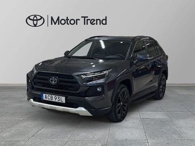 Grå Begagnad 2022 Toyota RAV4 Hybrid SUV | 389 000 kr (Marknadspris)