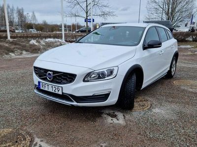 begagnad Volvo V60 CC D4 AWD Geartronic Momentum Euro 6