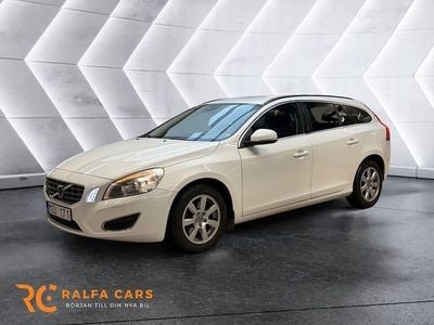 Begagnad Volvo V60 Momentum 116 HK (85 kW) 2011 Vit Kombi
