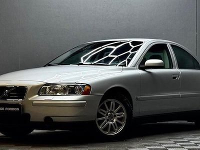 Grå Begagnad 2005 Volvo S60 Sedan | 79 900 kr (Dyr)
