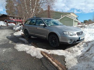 begagnad Subaru Outback 3.0 4WD Euro 4