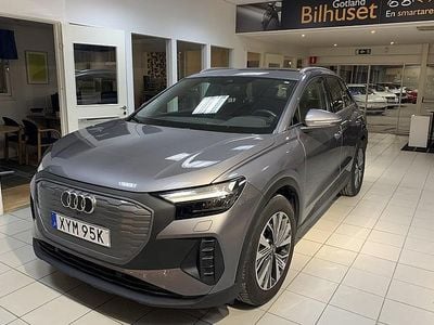 Grå Begagnad 2022 Audi Q4 e-tron Sport SUV | 389 700 kr (Marknadspris)