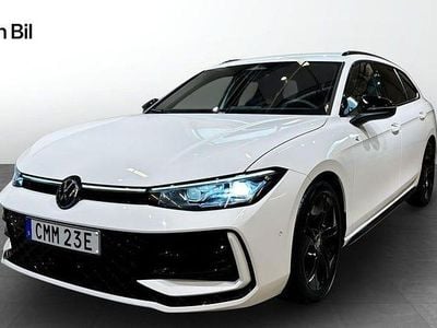 Pure white Begagnad 2025 VW Passat R-line Kombi | 429 900 kr (Dyr)