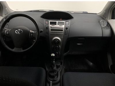 begagnad Toyota Yaris 2011