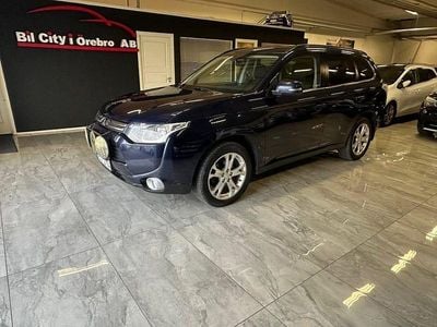 Blå Begagnad 2014 Mitsubishi Outlander Comfort Edition SUV | 79 900 kr (Superpris)