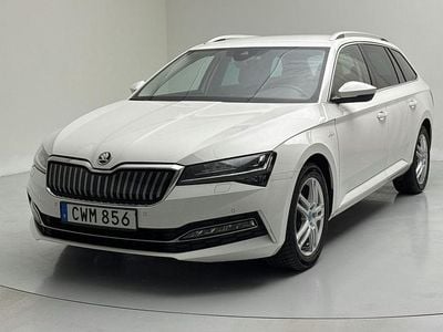 Vit Begagnad 2021 Skoda Superb LAURIN & KLEMENT Kombi | 219 000 kr (Bra pris)