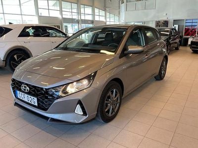 Begagnad Hyundai i20 Essential 120 HK (88 kW) 2022 Grå Halvkombi