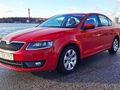 Begagnad 2015 Skoda Octavia Elegance Halvkombi | 35 000 kr (Bra pris)