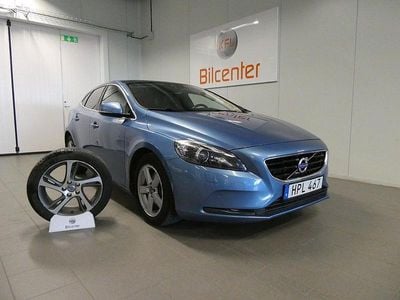 Blå Begagnad 2014 Volvo V40 Summum Halvkombi | 159 900 kr (Marknadspris)