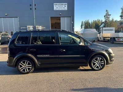 Svart Begagnad 2009 VW Touran Cross Minibuss | 59 000 kr