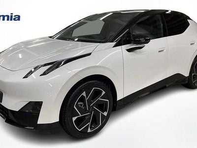 Vit Begagnad 2024 Lynk & Co 02 SUV | 474 995 kr