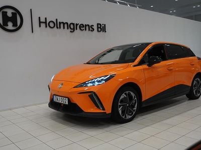 Begagnad MG MG4 EV Luxury 150 kW (204 HK) 2022 Orange Halvkombi