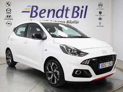 Vit Begagnad 2024 Hyundai i10 N Line Halvkombi | 163 900 kr (Marknadspris)