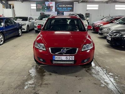 Begagnad Volvo V50 Momentum 116 HK (85 kW) 2012 Röd Kombi