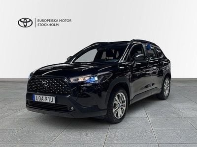 Svart Begagnad 2025 Toyota Corolla Cross Active SUV | 334 900 kr (Marknadspris)