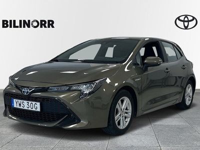 begagnad Toyota Corolla 1,8 HYBRID 5D ACTIVE V-HJUL