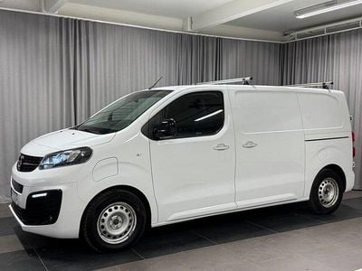 Vit Begagnad 2022 Opel Vivaro-e Combi Van | 337 375 kr (Lite dyr)