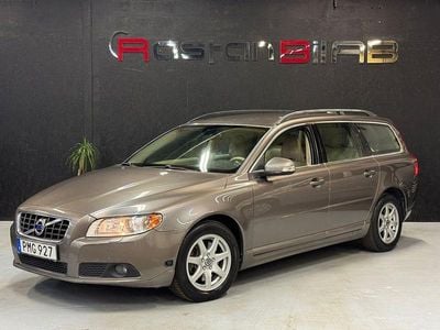 Grå Begagnad 2009 Volvo V70 Momentum Kombi | 65 000 kr (Marknadspris)