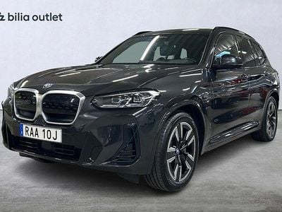 Grå Begagnad 2022 BMW iX3 SUV | 379 900 kr (Marknadspris)