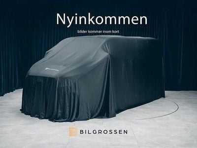 Begagnad Mercedes V220 Avantgarde 163 HK (119 kW) 2023 Grön Minibuss