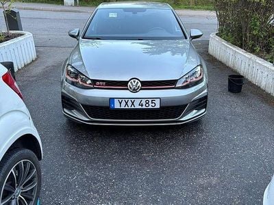 Begagnad 2018 VW Golf VII GTI Halvkombi | 245 000 kr (Marknadspris)