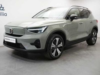 Grön Begagnad 2022 Volvo XC40 Core SUV | 339 900 kr (Marknadspris)