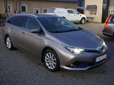 Brun Begagnad 2015 Toyota Auris Touring Sports Active Kombi | 129 900 kr (Marknadspris)