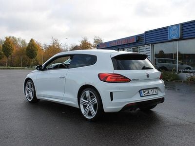 Begagnad VW Scirocco R-line 180 HK (132 kW) 2014 Vit Sportkupé