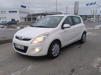 Begagnad Hyundai i20 Premium 78 HK (57 kW) 2012 Vit Halvkombi