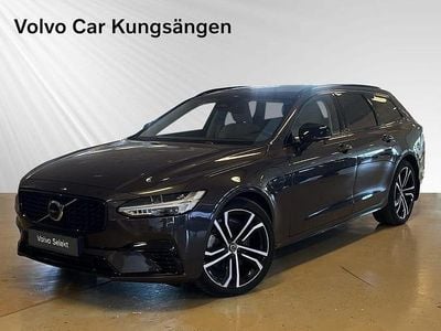 Grå Begagnad 2024 Volvo V90 Plus Kombi | 449 900 kr (Marknadspris)