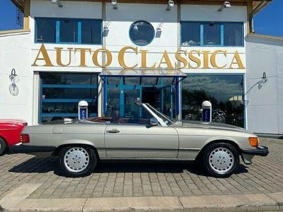 Begagnad Mercedes 560 230 HK (169 kW) 1986 Champagne metallic Cab