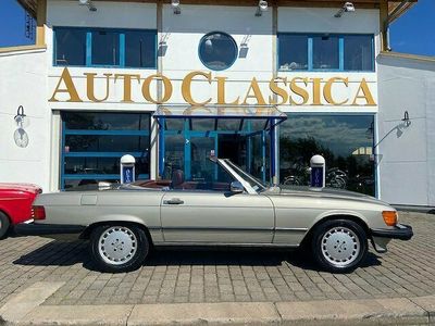 Champagne metallic Begagnad 1986 Mercedes 560 Cab | 265 000 kr