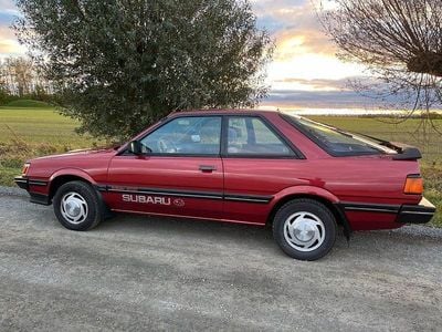 Mörkröd Begagnad 1987 Subaru Leone Sportkupé | 79 500 kr