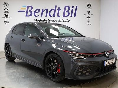 Grå Begagnad 2024 VW Golf VIII GTI Halvkombi | 405 800 kr
