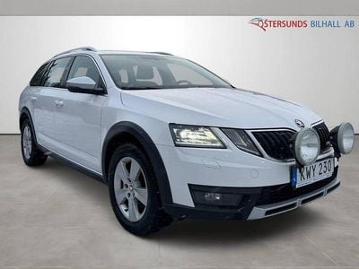 Begagnad Skoda Octavia Scout 150 HK (110 kW) 2018 Vit Kombi