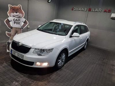 Vit Begagnad 2011 Skoda Superb Ambition Kombi | 55 900 kr
