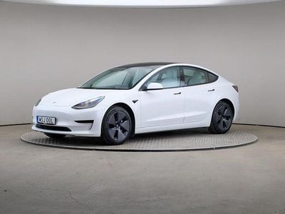 Begagnad Tesla Model 3 Standard Range 225 kW (306 HK) 2022 Vit Sedan