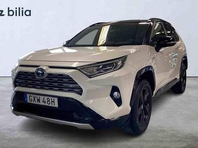 Vit Begagnad 2019 Toyota RAV4 Hybrid SUV | 249 000 kr (Marknadspris)
