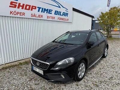 Svart Begagnad 2014 Volvo V40 CC Momentum Kombi | 84 900 kr (Marknadspris)