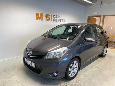 Begagnad Toyota Yaris Multidrive S 99 HK (72 kW) 2012 Grå Halvkombi