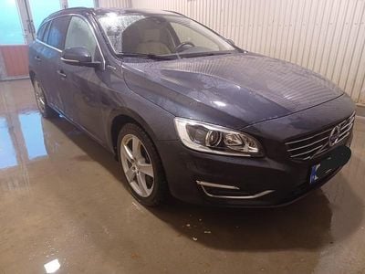 Grå Begagnad 2018 Volvo V60 Kombi | 230 000 kr (Marknadspris)